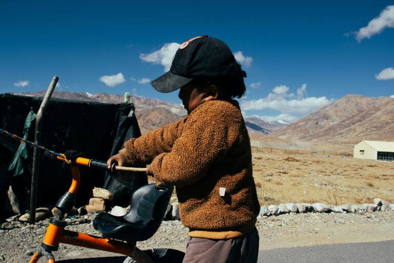 Travel for Remote Workers & Creators: Living, Working & Creating Around the World