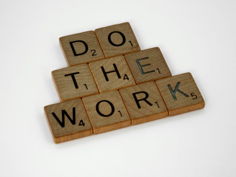 AI-Driven Solutions Revolutionizing Workflow in 2025