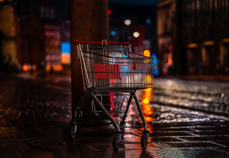 E-Commerce & Social Commerce Trends: What’s Shaping Online Shopping in 2025