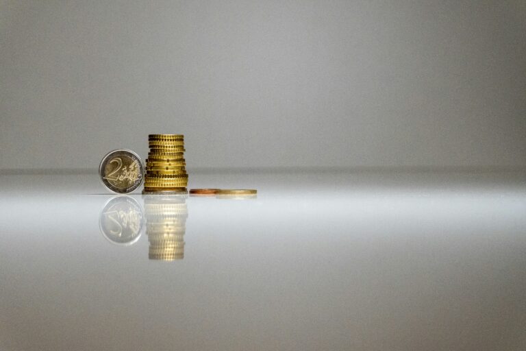 Personal Finance & Investing: Mastering Your Money in the Modern World